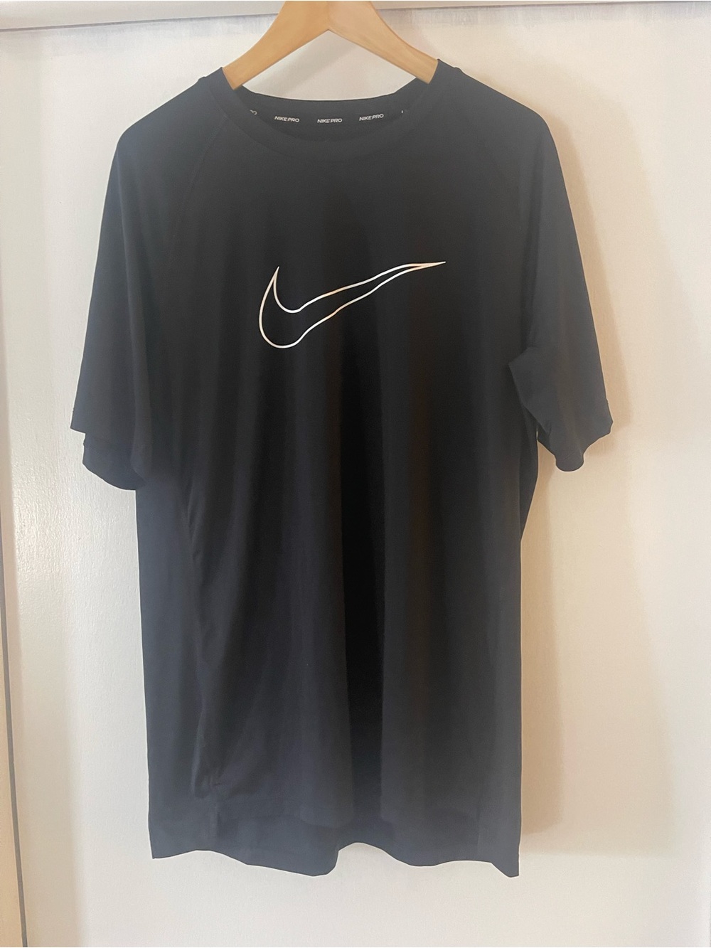 Nike Dri- Fit Men’s Black Swoosh Short-Sleeve Shirt XL slim fit